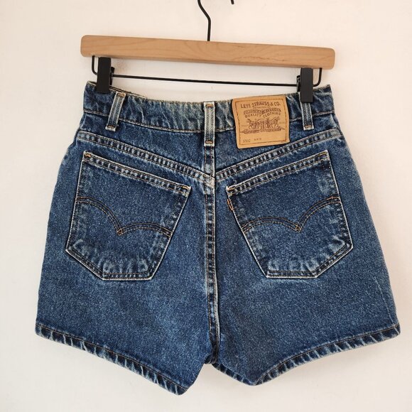 VTG Levi's Jean Shorts Orange Tab Denim Slim Fit High Rise Women's 26 (VTG 9) - Picture 2 of 8